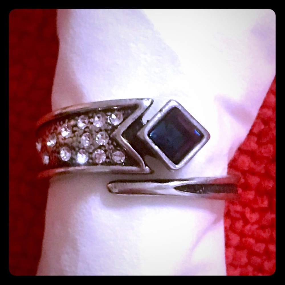 Adjustable “shooting star” ring